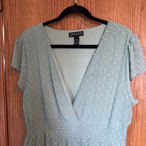 Women’s Green Ruffle Dress - Picture 2 of 4